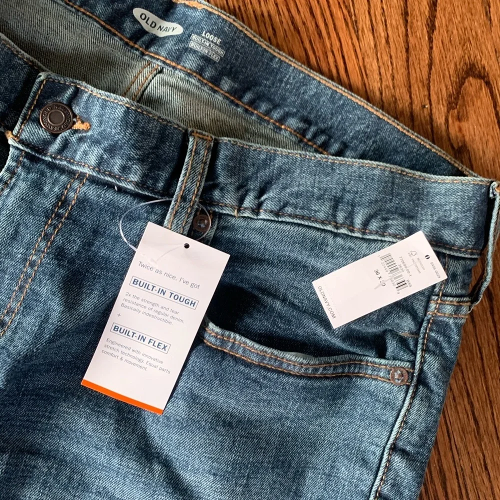 NWT! Old Navy Men’s Loose Jeans with Built in flex